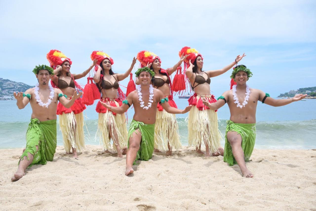 Ritz Acapulco All Inclusive Luaran gambar Luau dancers in Hawaii