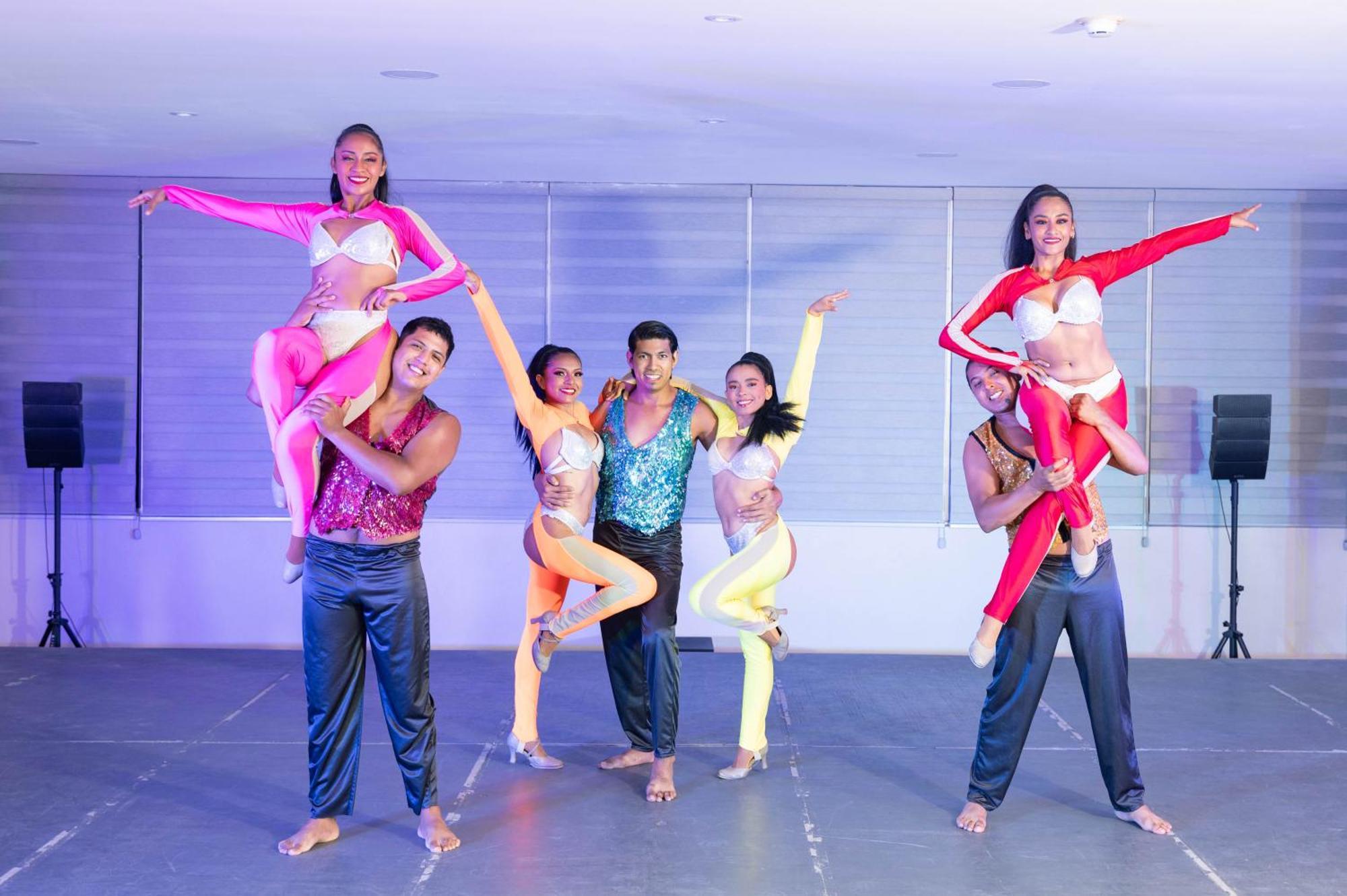 Ritz Acapulco All Inclusive Luaran gambar The 2012 Philippine National Dance Company