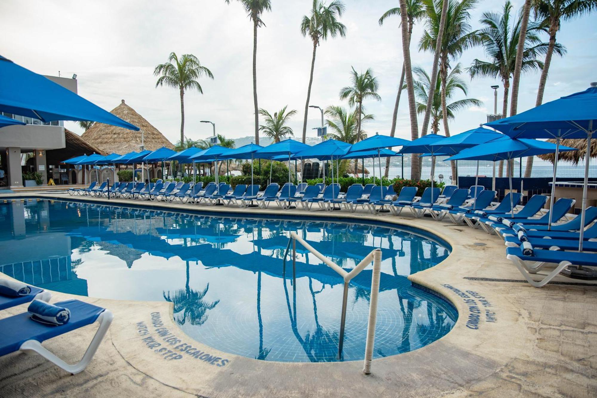 Ritz Acapulco All Inclusive Luaran gambar Pool at the Hilton San Diego Bay