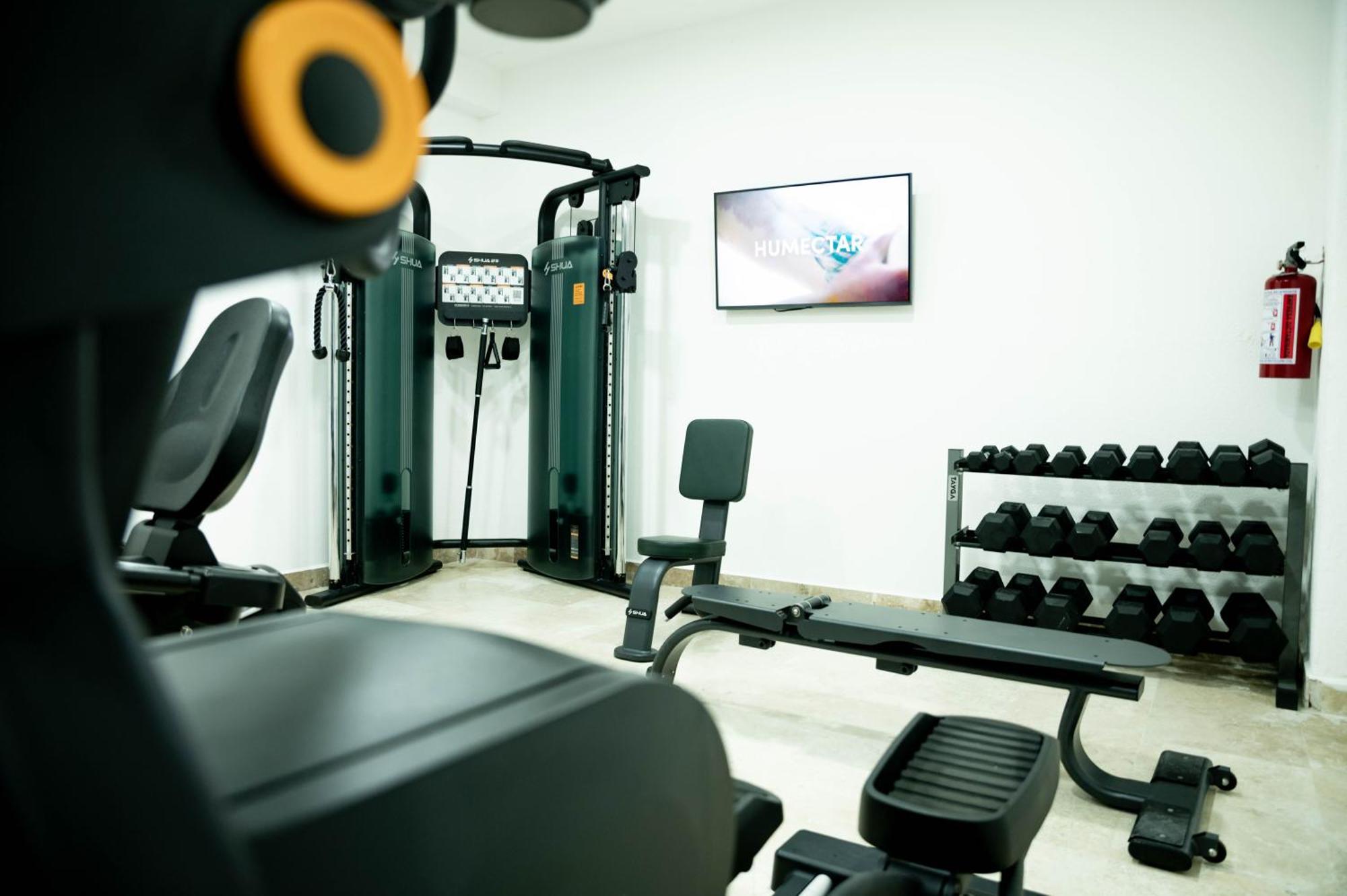 Ritz Acapulco All Inclusive Luaran gambar The gym at the hotel